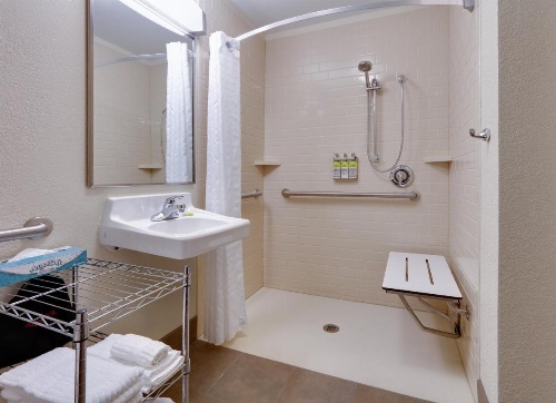 Candlewood Suites Salina image 11